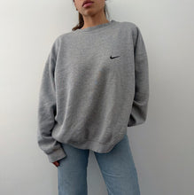 Load image into Gallery viewer, 90&#39;s Nike sweatshirt
