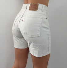 Load image into Gallery viewer, 90&#39;s 550 levi&#39;s cutoffs
