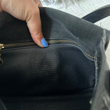 Load image into Gallery viewer, Vintage 90&#39;s Coach City bag
