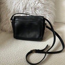 Load image into Gallery viewer, Vintage 90&#39;s Coach City bag
