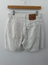 Load image into Gallery viewer, 90&#39;s 550 levi&#39;s cutoffs
