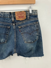 Load image into Gallery viewer, 2000 Levi cutoffs
