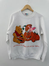 Load image into Gallery viewer, 90&#39;S Pooh and piglet pumpkin sweatshirt
