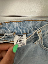 Load image into Gallery viewer, 1995 550 levis cutoff
