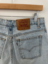 Load image into Gallery viewer, 1995 550 levis cutoff
