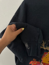 Load image into Gallery viewer, 90&#39;s Pooh &amp; friends Halloween sweatshirt
