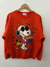 Load image into Gallery viewer, Vintage Peanuts Snoopy&#39;s Halloween sweatshirt

