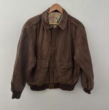 Load image into Gallery viewer, VINTAGE BROWN LEATHER BOMBER
