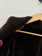 Load image into Gallery viewer, Vintage Shearling suede coat
