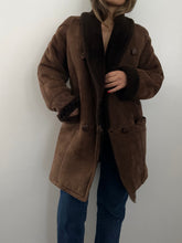 Load image into Gallery viewer, Vintage Shearling suede coat
