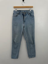 Load image into Gallery viewer, 2001 550 Levi Jeans
