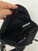 Load image into Gallery viewer, Lululemon everyday belt bag

