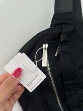 Load image into Gallery viewer, Lululemon belt bag
