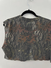 Load image into Gallery viewer, Cropped camo tank
