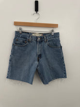 Load image into Gallery viewer, 2004 Levi cutoffs

