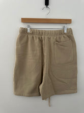Load image into Gallery viewer, Essentials FOG sweat shorts [L]
