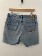 Load image into Gallery viewer, 2000 Tommy Hilfiger Denim shorts
